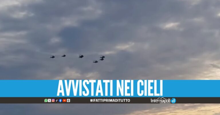 Elicotteri militari in volo da Caserta a Pozzuoli,