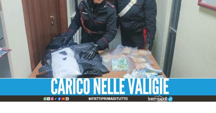 Bloccato scambio tra narcos a Casoria, sequestrati 11 kg di cocaina. L'affare illegale sarebbe avvenuto in via Ventotene ma