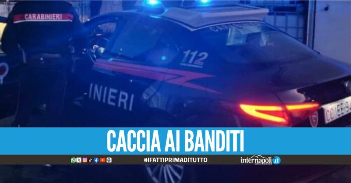 I Carabinieri della sezione radiomobile sono intervenuti a Corso Umberto I° 424 a Marigliano. Poco prima ignoti, dopo