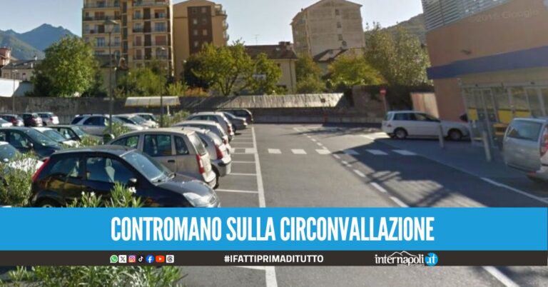 Mascherine e cappucci per rubare al supermercato ladri causano un frontale nella fuga