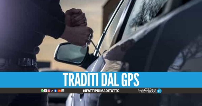 Tentano di rubare un'auto, presi dopo la fuga a Melito