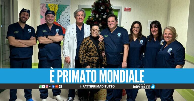 Rimosso tumore alla laringe e innestato impianto uditivo nello stesso intervento, è record al Monaldi