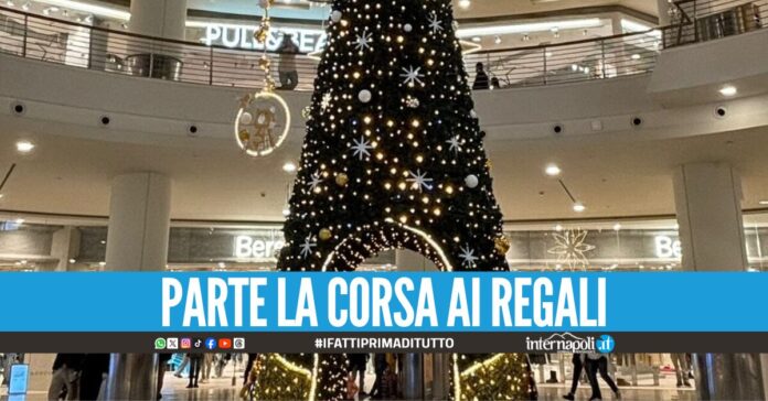 Via al periodo natalizio in Campania, gli orari dei centri commerciali dall'Immacolata all'Epifania