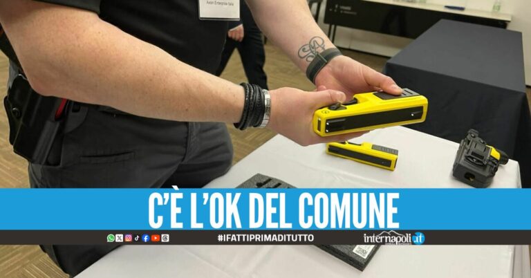 Taser e bodycam agli agenti della Municipale a Napoli dal 2025, via ai test