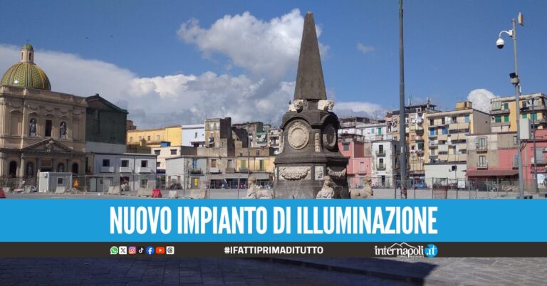 Natale a Napoli, si illuminano Piazza Mercato e Piazza del Carmine: conclusi i lavori