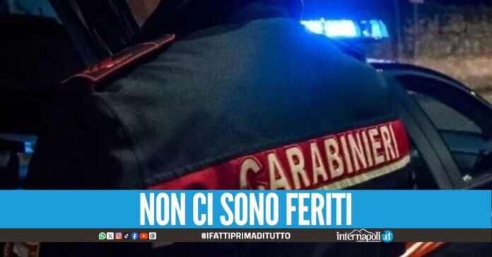 Paura nel Napoletano, bomba carta esplode nella notte distrutta una saracinesca