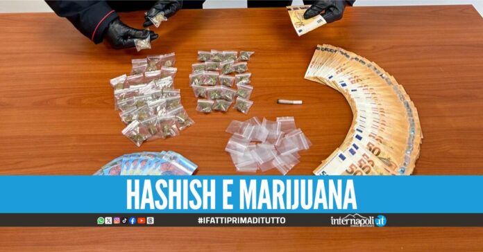 Soldi falsi e droga nascosti sotto il tappetino dell'auto, 23enne in manette a Castel Volturno