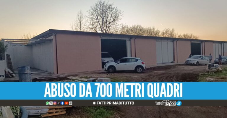 Capannone abusivo costruito a Pianura, scatta il sequestro