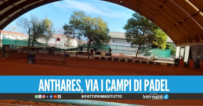 Centro sportivo Anthares a Giugliano, smantellati i tanto discussi campi da padel