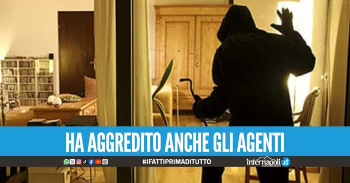 Scoperto a rubare in casa, prende a calci e pugni il proprietario e tenta la fuga: arrestato 24enne a Torre del Greco