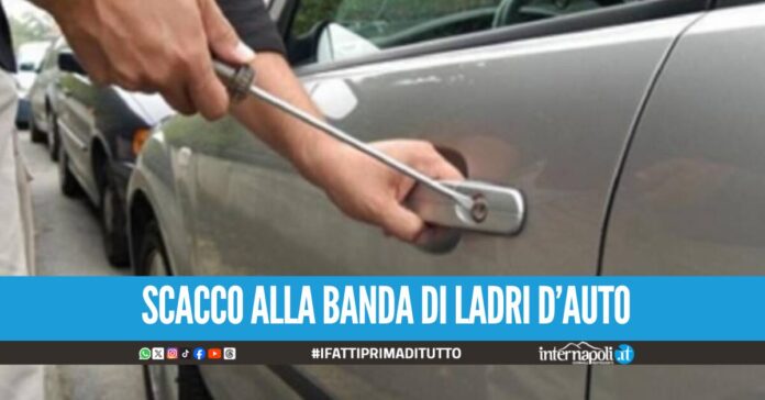 Rubano un'auto e fuggono all'alt, presi dopo un inseguimento da film sulla statale a Pomigliano