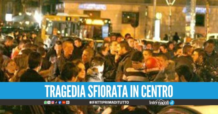 Lite per una ragazza contesa a Frattamaggiore, giovanissimo in ospedale con una coltellata all'addome