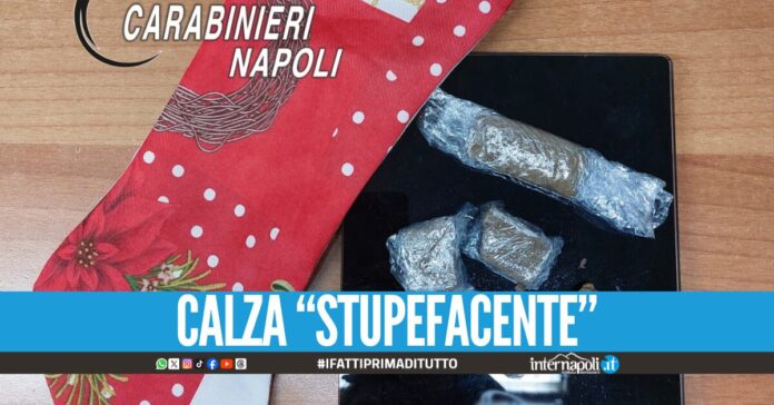 L'hashish al posto dei dolci nella calza della Befana, denunciato 29enne a Casoria