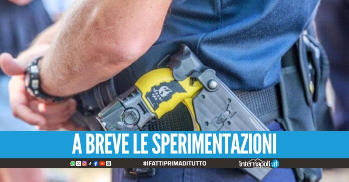 A Napoli i vigili con taser e bodycam, ma è scontro in Consiglio comunale: 