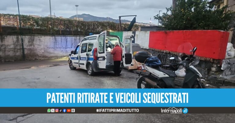 Quartieri di Napoli ostaggio dei parcheggiatori abusivi, beccati in sei dopo i controlli