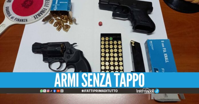 Glock e Revolver nascosti in auto, sequestri nel Napoletano