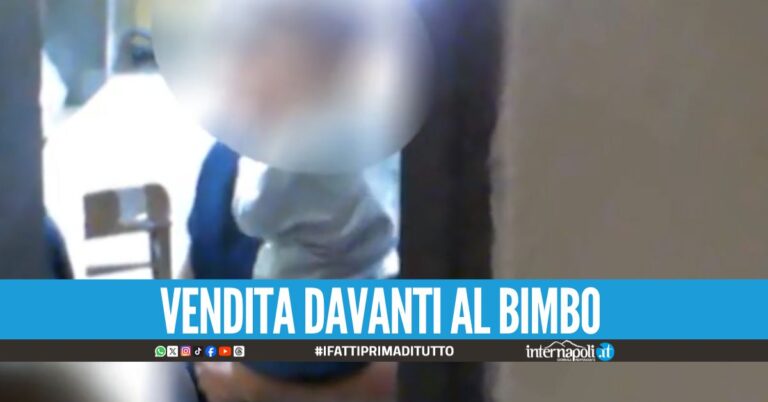 Spaccia con il bambino in braccio, raffica di arresti a Catania