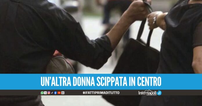 Criminalità scatenata a Giugliano, rubate le calze della Befana da un'auto