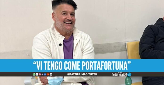 Disavventura per Peppe Di Napoli, corsa in ospedale dopo la trombosi