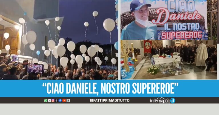 "Ora fai il tifo per il Napoli da lassù". Lacrime e dolore al funerale di Daniele Prisco