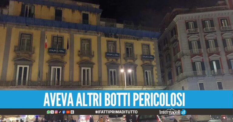 Follia di Capodanno, lancia botti tra la folla in piazza Trieste e Trento e viene arrestato