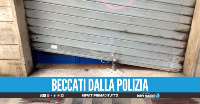 Tentano di forzare la saracinesca di un negozio due arresti a Fuorigrotta