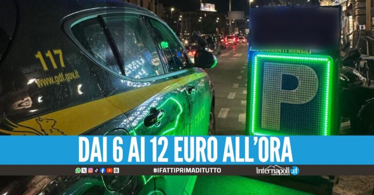 Occupavano le strisce blu a Napoli, multe ai parcheggi a pagamento