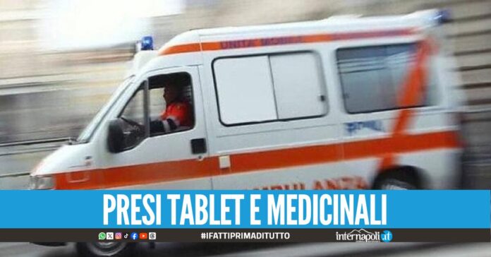 Vergogna a Napoli, rubano su un'ambulanza mentre il personale è impegnato