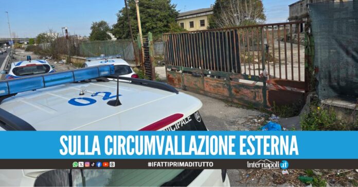 Blitz della Municipale, scoperto 'cimitero' delle auto rubate tra Arzano e Melito