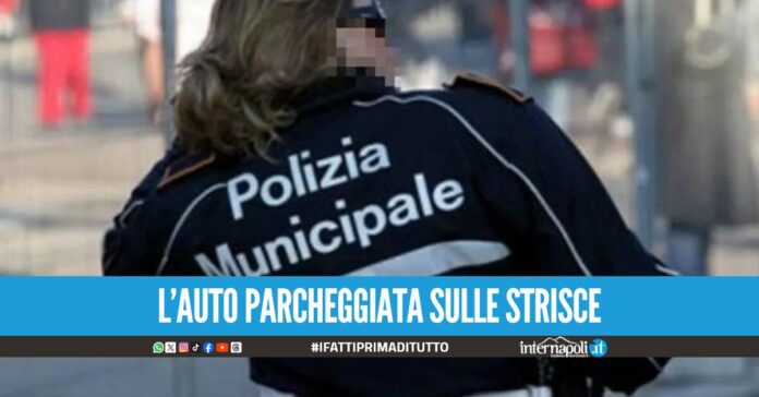 Castellammare, vigilessa aggredita e investita dopo una multa per divieto di sosta
