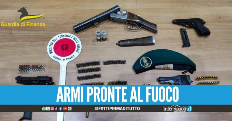 Girava in auto con un arsenale nascosto nello zaino, in manette 58enne ad Afragola