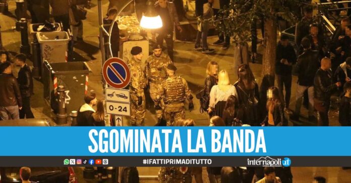 Prima la rapina e le botte in piazza Bellini, poi il tentato omicidio in piazza De Nicola: arrestati in sei