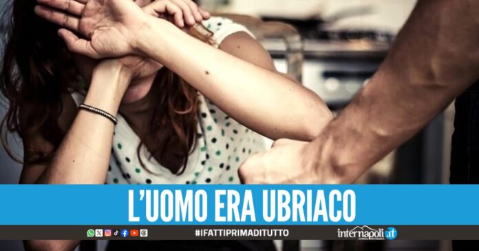 Picchia la compagna e la caccia di casa con le figlie piccole, in manette 45enne a Castel Volturno