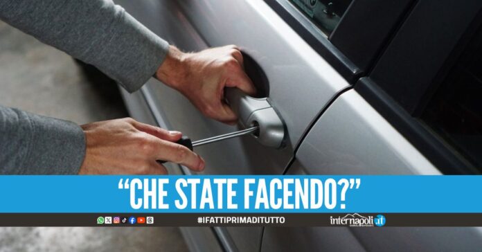 Tentano il furto della Jeep Renegade a Sant'Arpino, messi in fuga dal carabinieri fuori servio