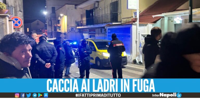 Topi di appartamento ai Camaldoli messi in fuga dai residenti, i carabinieri tentano di fermare la banda