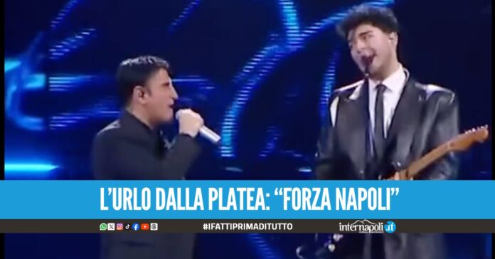 Sal Da Vinci e i The Kolors conquistano l'Ariston, tutti ballano 'Rossetto e caffè'