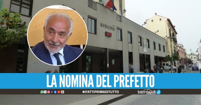 Sospeso il consiglio comunale a Giugliano, nominato il commissario Carmine Valente