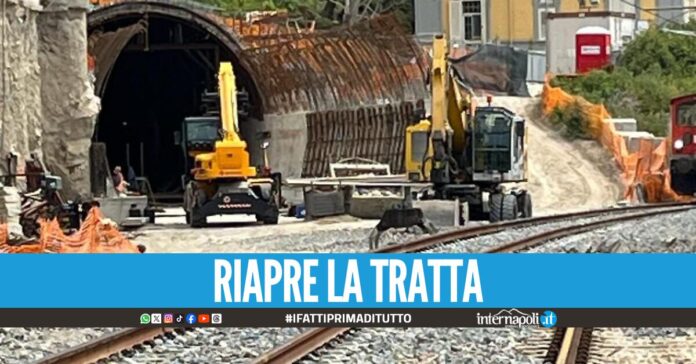 Voragine in stazione a Pozzuoli, la ripartenza della linea entro fine mese: c'è la data