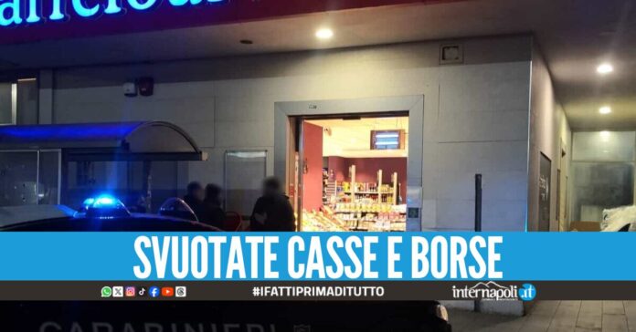 Assalto notturno al supermercato, dipendenti minacciati con roncole e machete