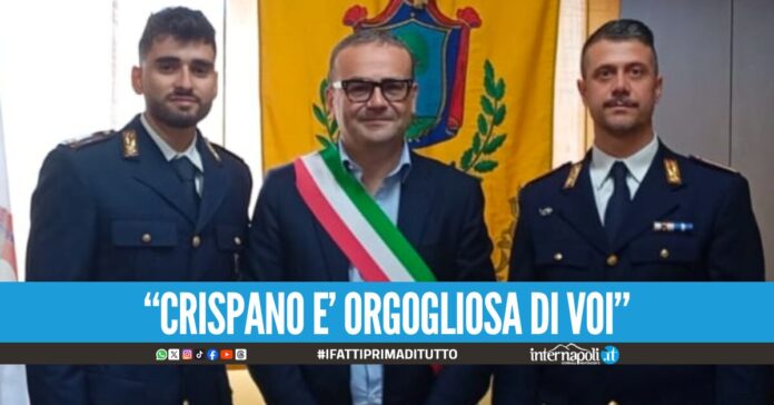 Crispano, il sindaco Michele Emiliano premia due giovani poliziotti del posto