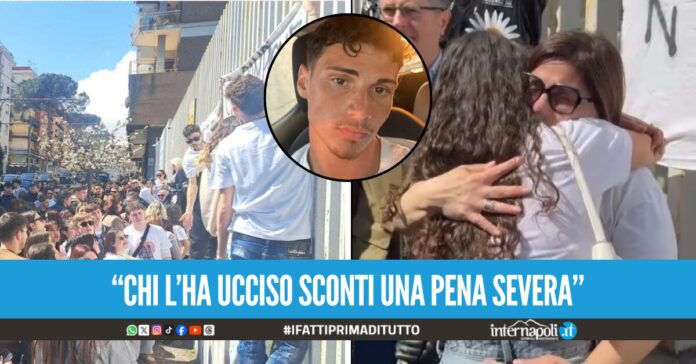 Parte il processo per l'assassino di Santo Romano, sit-in di amici e parenti all'esterno del Tribunale