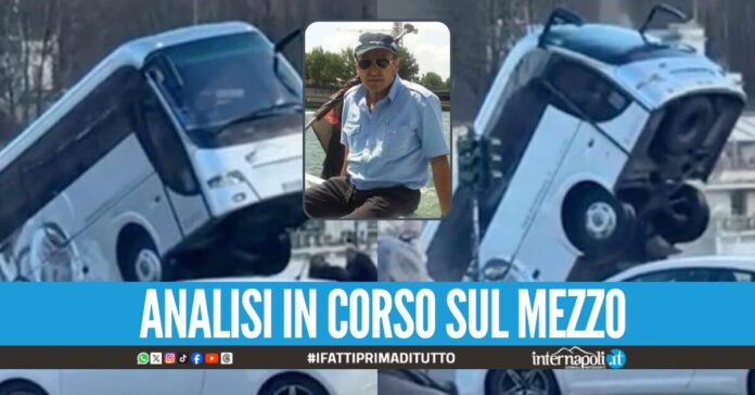 Bus precipitato nel Po a Torino, morto l'autista: ipotesi guasto ai freni o malore improvviso