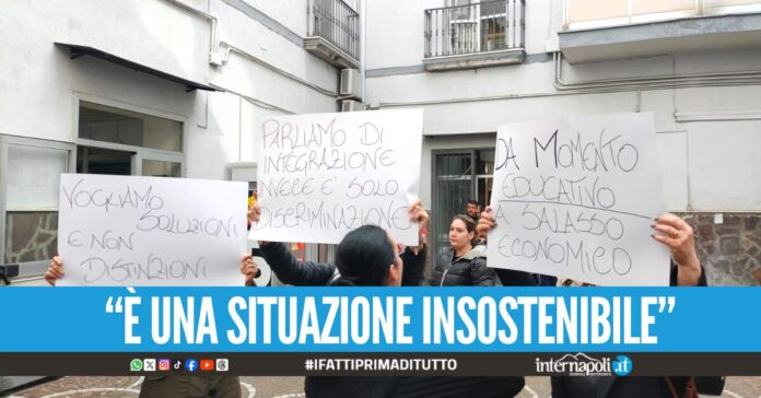 Refezione scolastica, protesta delle mamme al comune di Villaricca