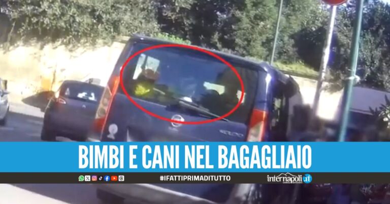 Scuolabus abusivi a Napoli, i bimbi viaggiano nel bagagliaio