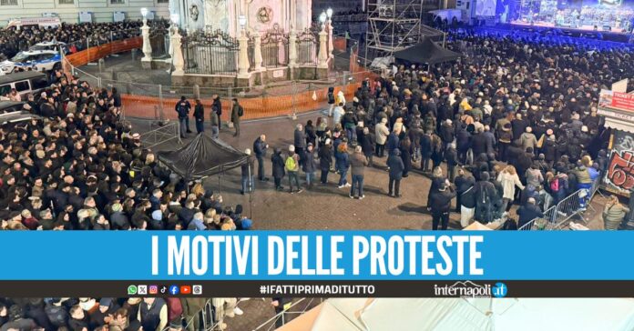 Il concerto per Pino Daniele a Napoli finisce in polemica, il pubblico: 