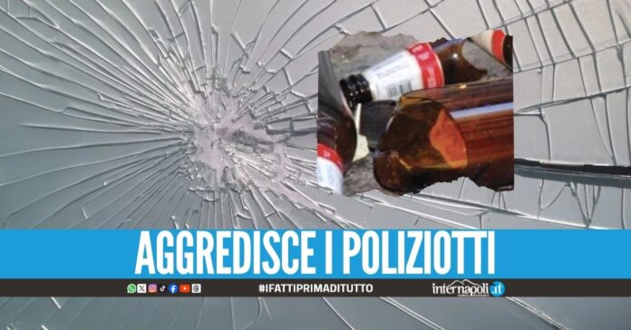 Lancia le bottiglie contro i clienti del bar, 20enne arrestato a Napoli