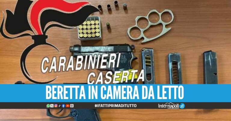 Nascondeva pistole e caricatori in casa, preso un 53enne di Napoli