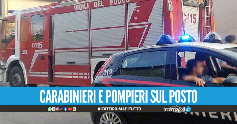 Paura a Secondigliano. uomo si barrica in casa insieme alla mamma