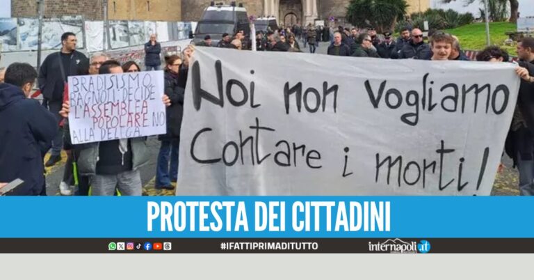 Protesta a Napoli sul bradisismo Non vogliamo contare i morti
