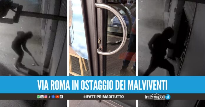 Emergenza furti a Melito, prova a forzare l'ingresso della 